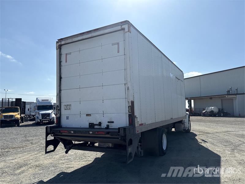 Freightliner M2 106 Furgons