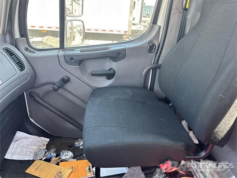 Freightliner M2 106 Cabinas