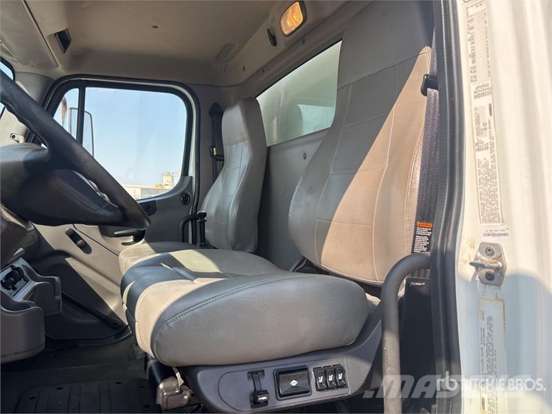 Freightliner M2 106 Kiper tovornjaki