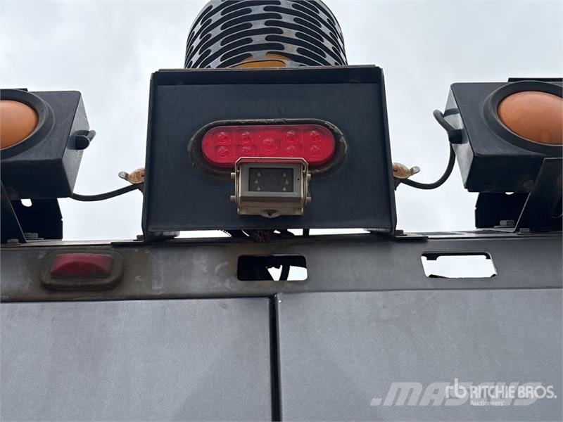 Freightliner M2 106 Pometalni stroji