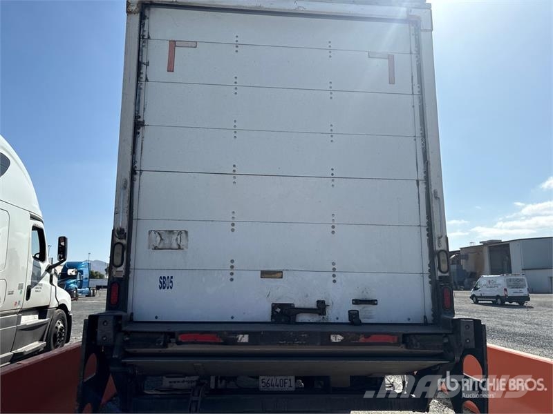 Freightliner M2 106 Furgons