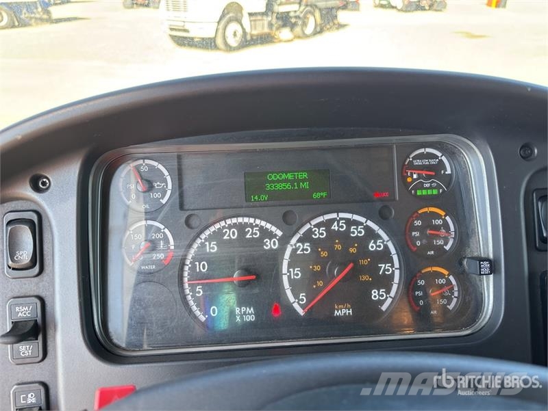 Freightliner M2 106 Isotermos y frigoríficos
