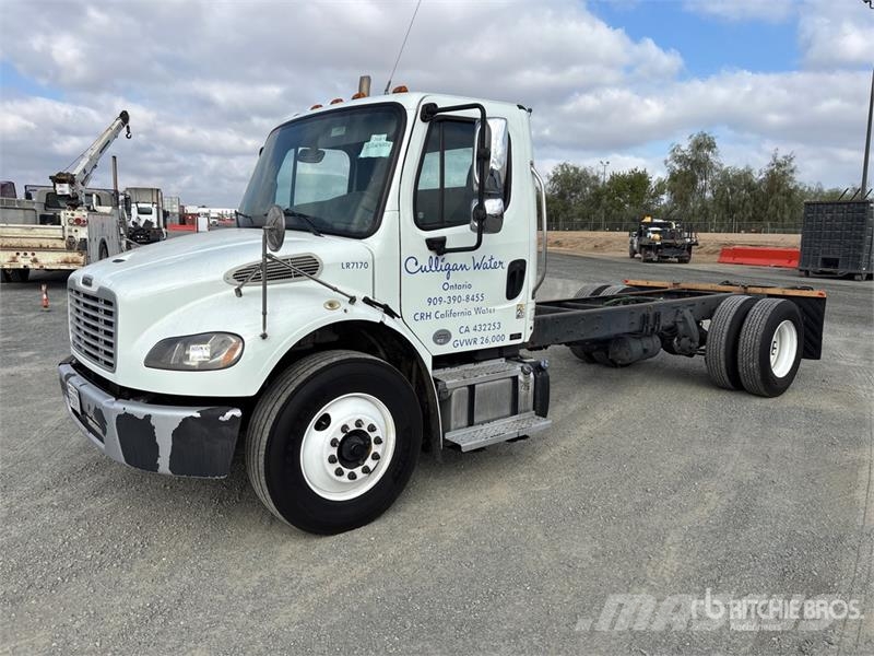Freightliner M2 106 캐빈 및 인테리어