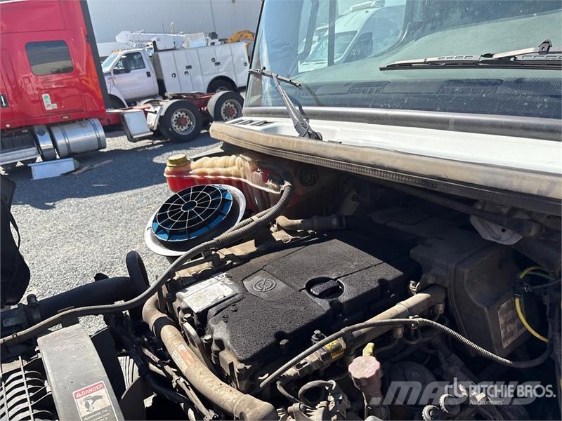 Freightliner M2 106 キャビン及び内装