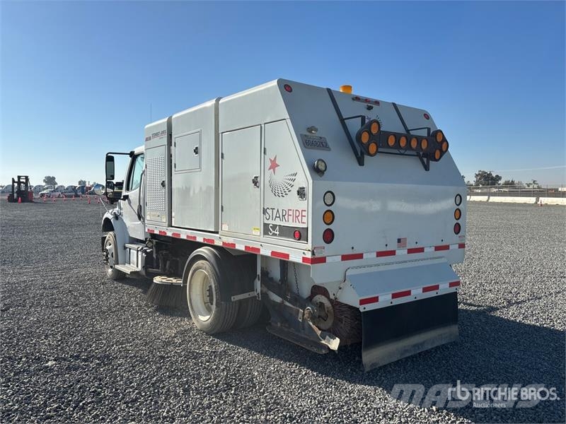 Freightliner M2 106 Pometalni stroji