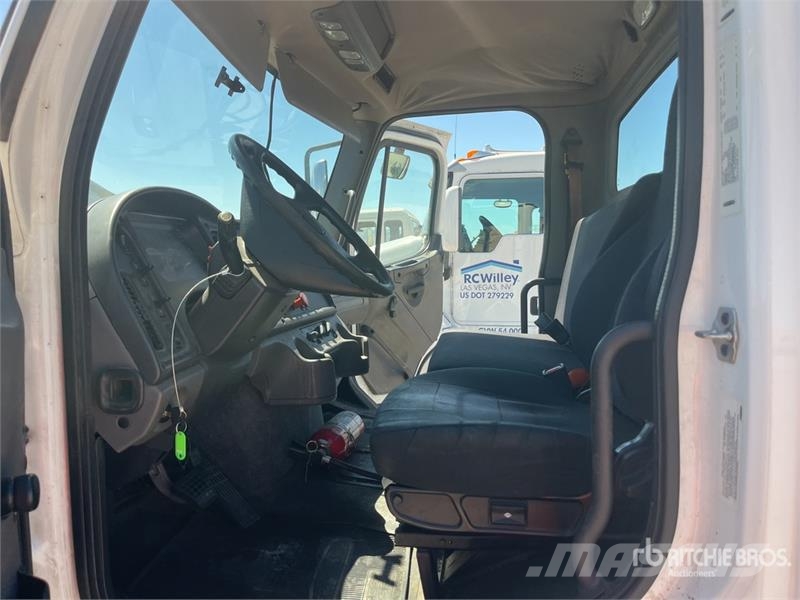 Freightliner M2 106 Tracteur routier