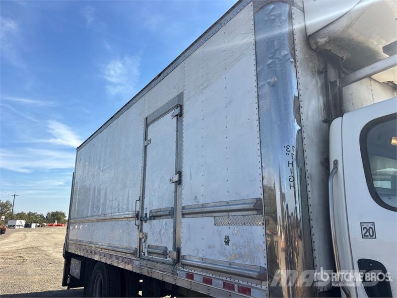Freightliner M2 106 Kravas automašīnas - refrižeratori