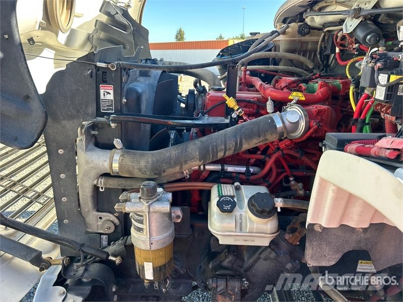 Freightliner M2 106 شاحنات قلابة