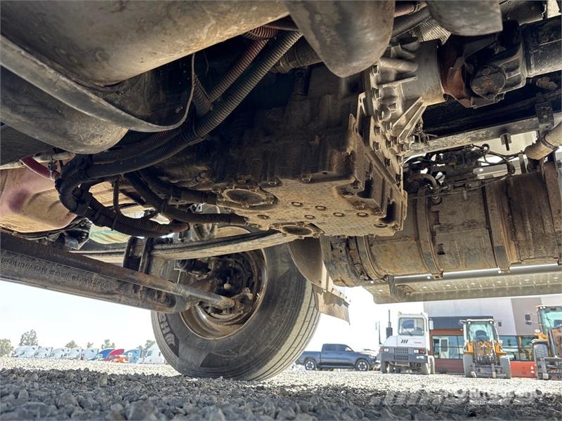 Freightliner M2 106 Εναέριες πλατφόρμες τοποθετημένες σε φορτηγό