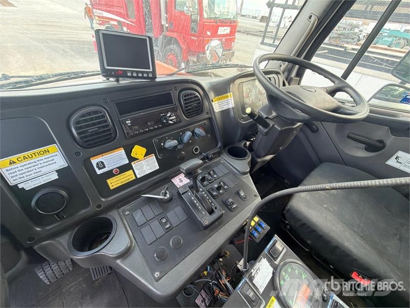 Freightliner M2 106 Камиони за почистване