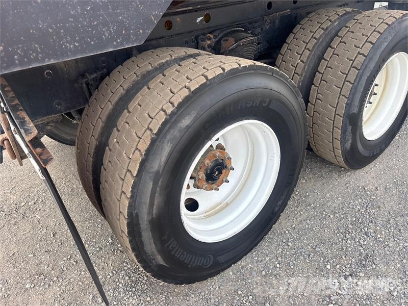 Freightliner M2 106 شاحنات قلابة