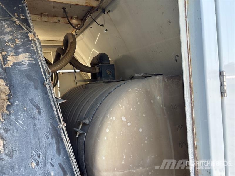 Freightliner M2 106 Pometalni stroji
