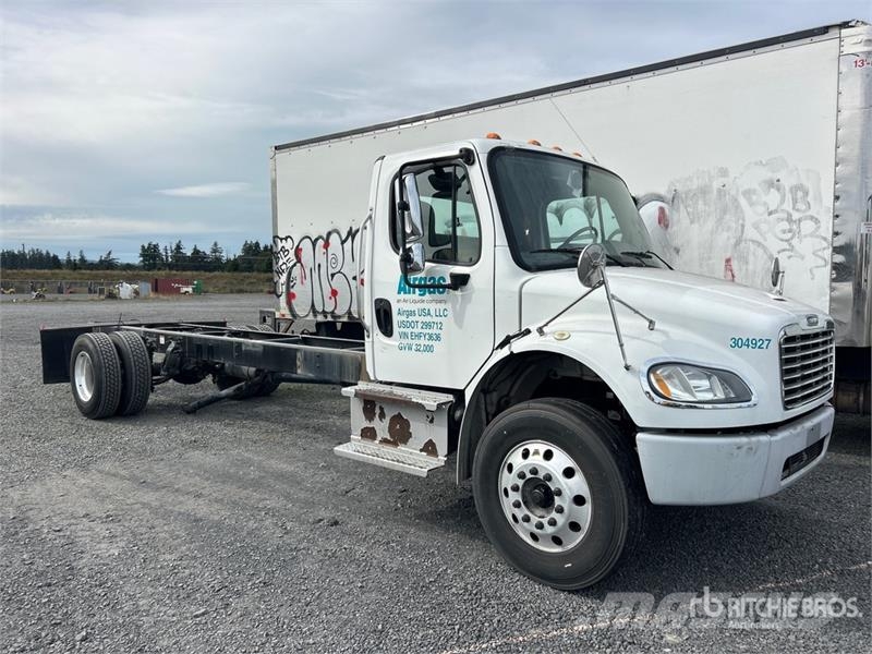 Freightliner M2 106 Cabins and interior