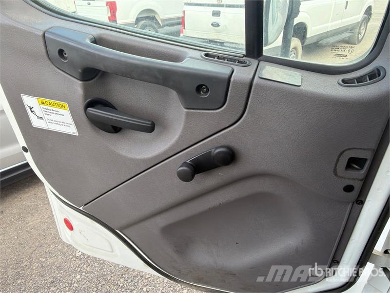 Freightliner M2 106 Камиони за почистване
