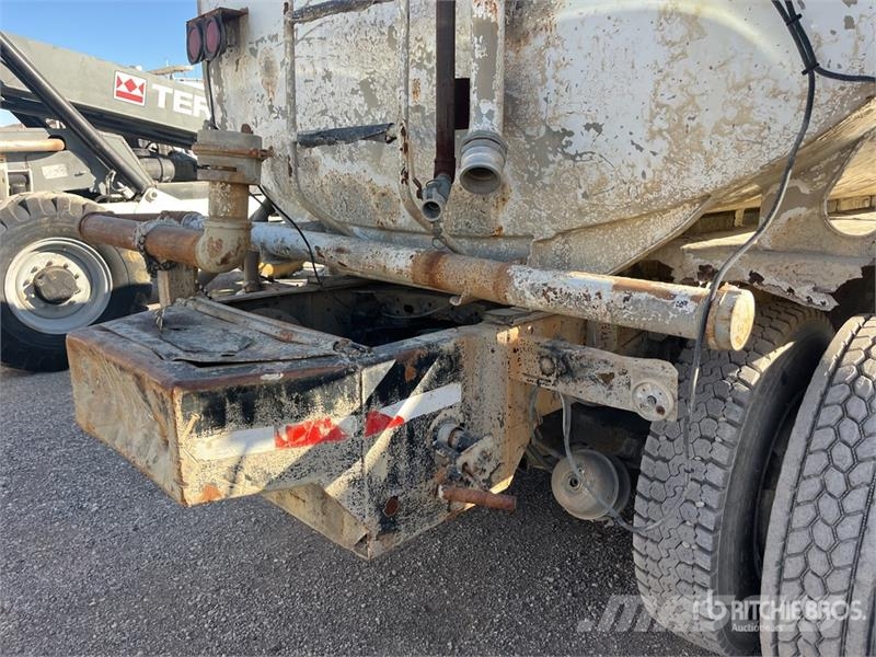 Freightliner M2 106 Camiones cisterna