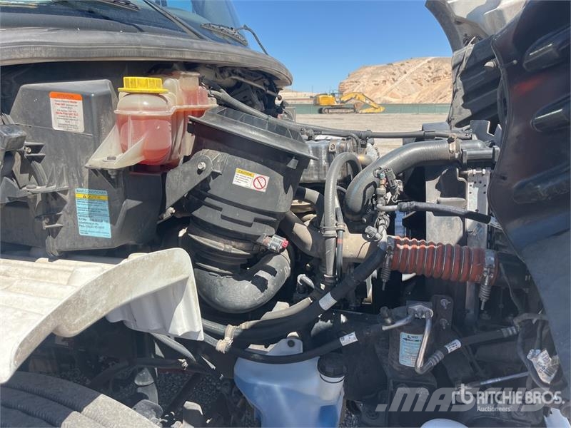Freightliner M2 106 Tracteur routier