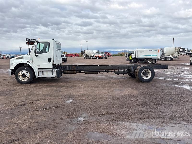 Freightliner M2 106 Kabine i unutrašnjost