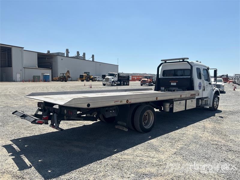 Freightliner M2 106 Recovery vehicles