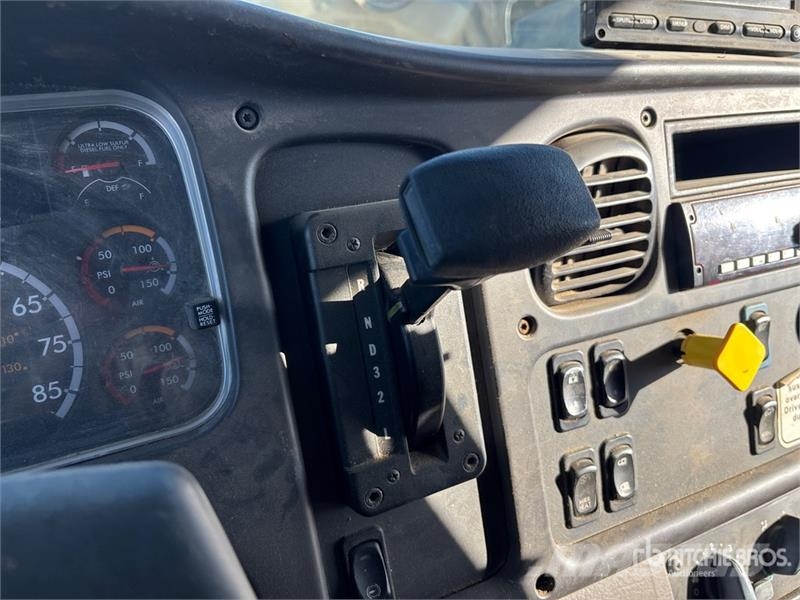 Freightliner M2 106 Pometalni stroji