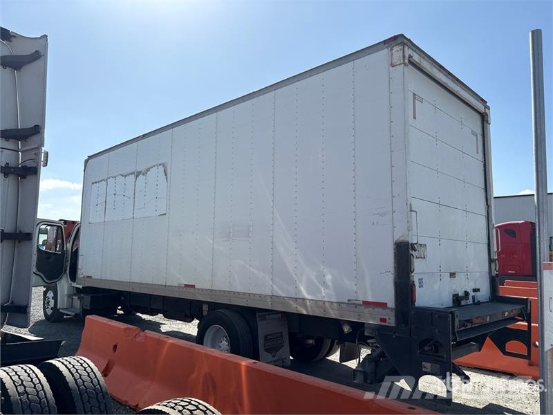 Freightliner M2 106 Furgons