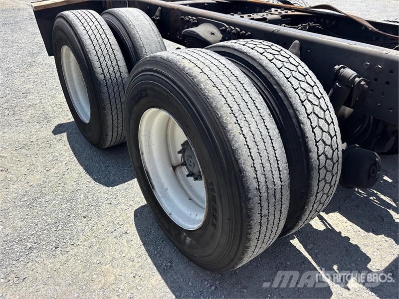 Freightliner M2 106 Cabinas