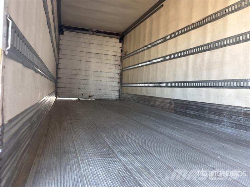 Freightliner M2 106 Isotermos y frigoríficos