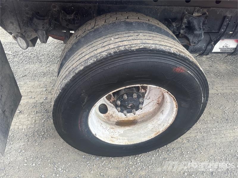 Freightliner M2 106 شاحنات قلابة