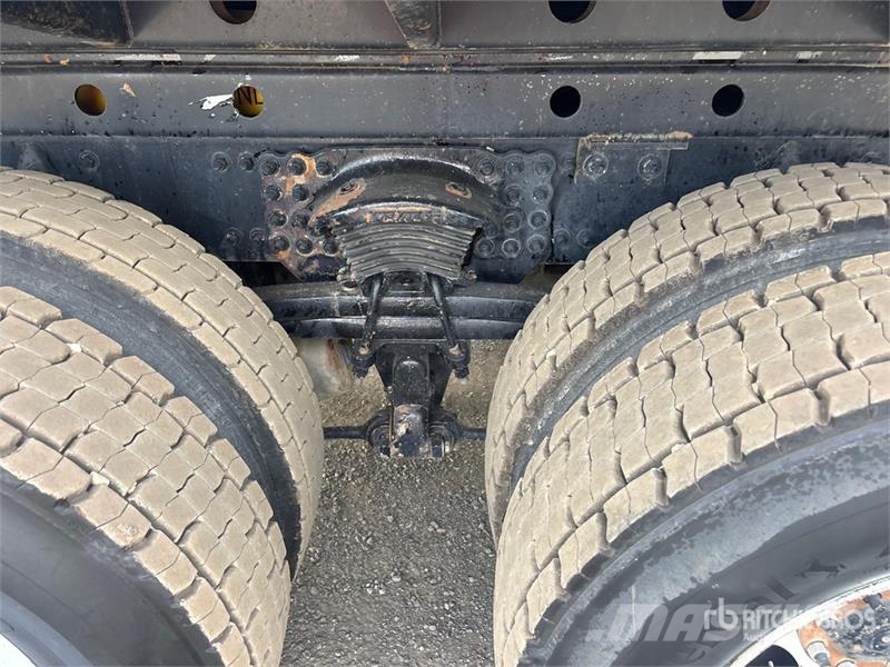 Freightliner M2 106 شاحنات قلابة