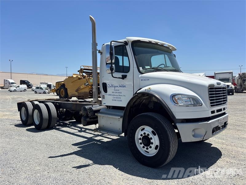 Freightliner M2 106 Cabinas