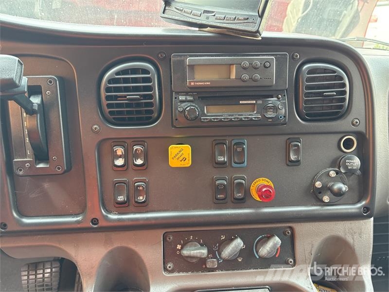 Freightliner M2 106 شاحنات بدرجة حرارة قابلة للضبط