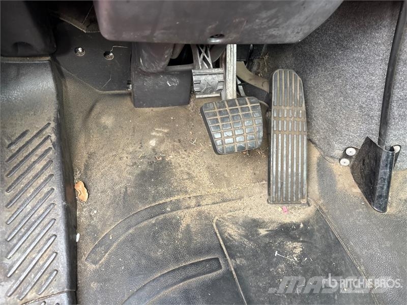 Freightliner M2 106 캐빈 및 인테리어