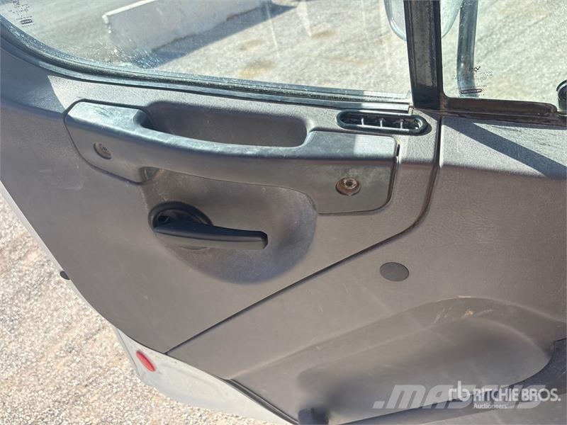 Freightliner M2 106 شاحنات قلابة