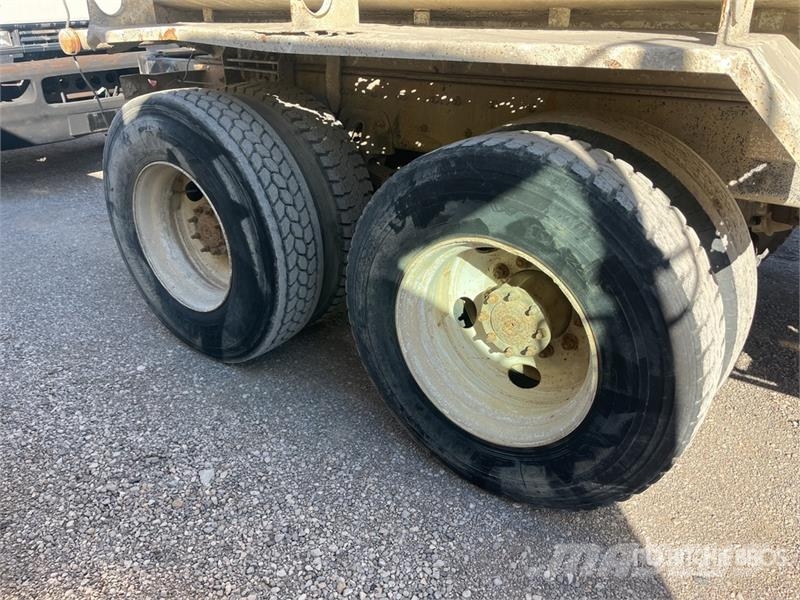 Freightliner M2 106 Camiones cisterna