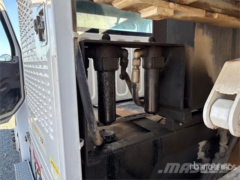 Freightliner M2 106 Pometalni stroji
