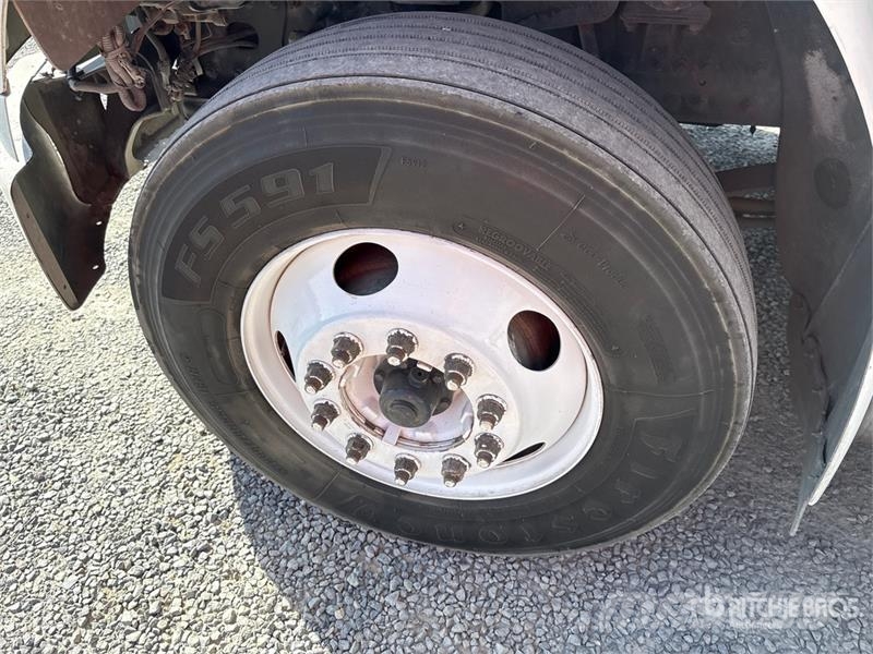 Freightliner M2 106 Furgons