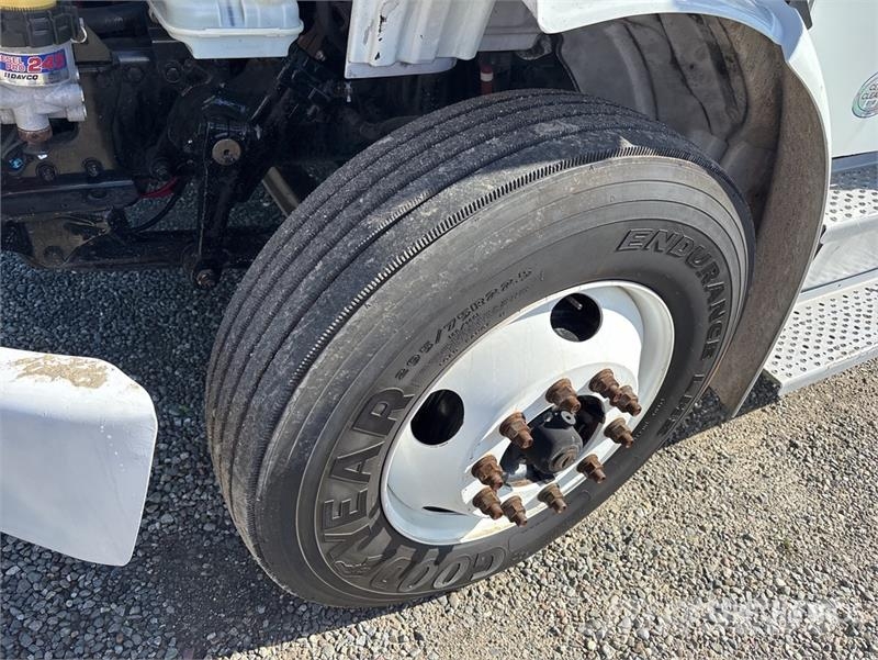 Freightliner M2 106 Isotermos y frigoríficos