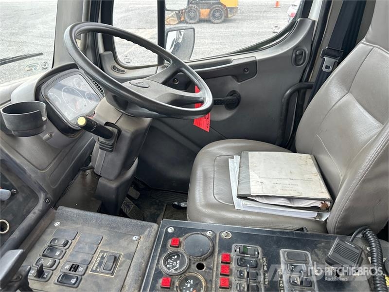 Freightliner M2 106 Camion balayeur