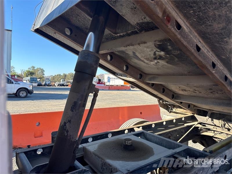 Freightliner M2 106 Kiper tovornjaki