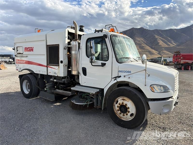 Freightliner M2 106 Камиони за почистване
