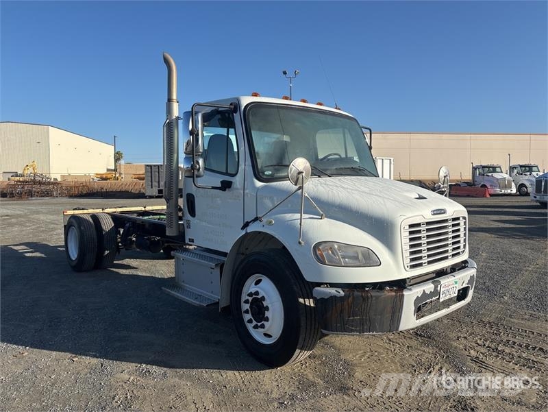 Freightliner M2 106 Cabinas