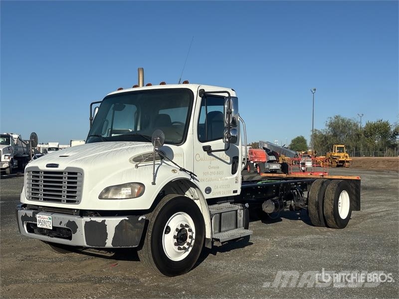 Freightliner M2 106 Cabinas