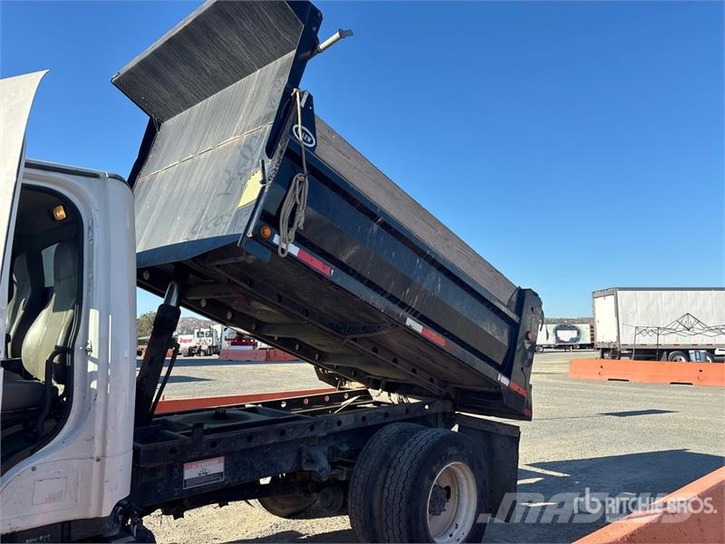 Freightliner M2 106 Kiper tovornjaki