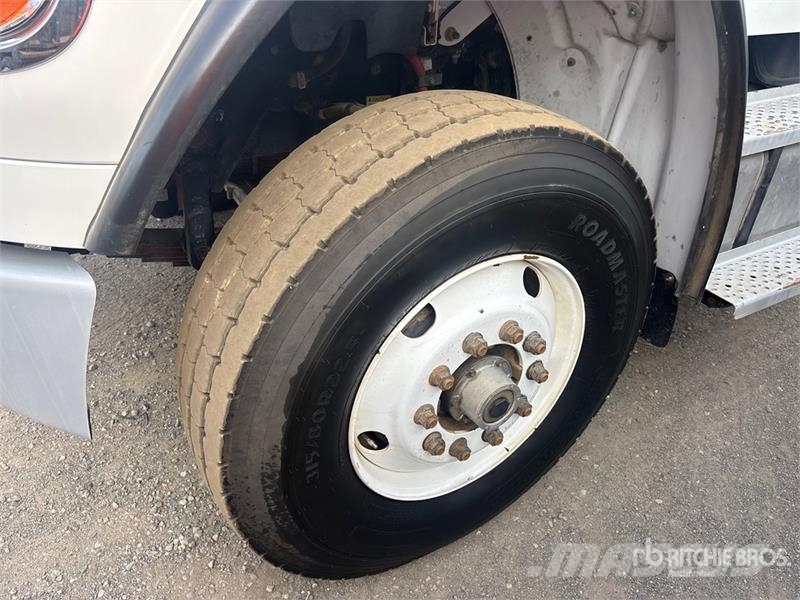Freightliner M2 106 شاحنات قلابة