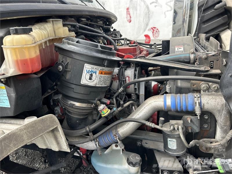 Freightliner M2 106 Cabins and interior