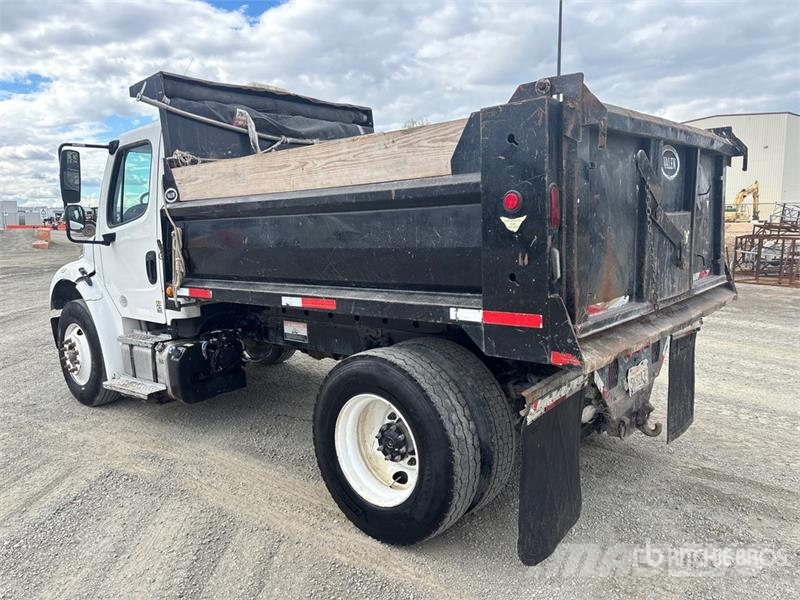 Freightliner M2 106 شاحنات قلابة