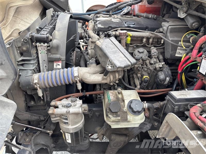 Freightliner M2 106 캐빈 및 인테리어