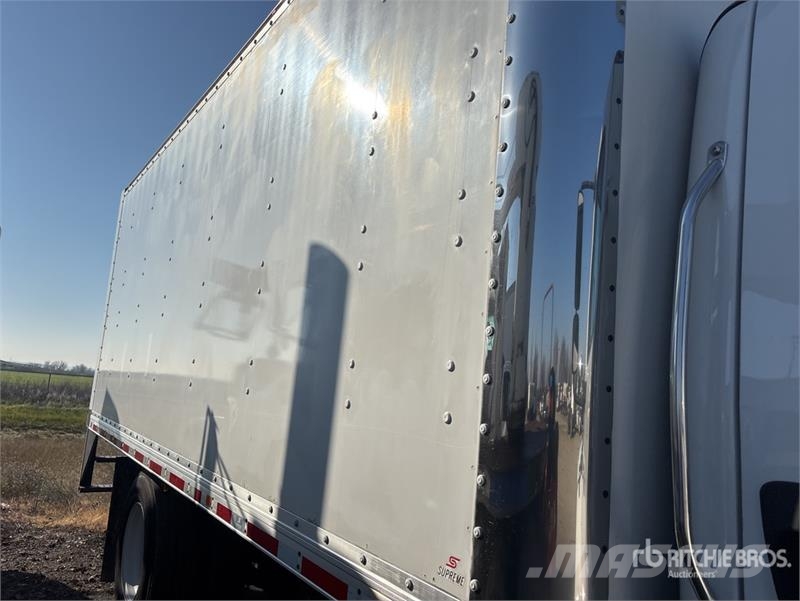 Freightliner M2 106 溫控卡車