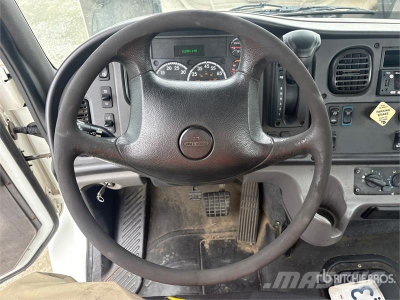 Freightliner M2 106 Cabins and interior