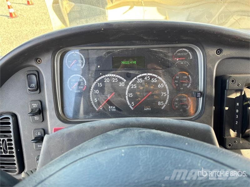 Freightliner M2 106 Pometalni stroji