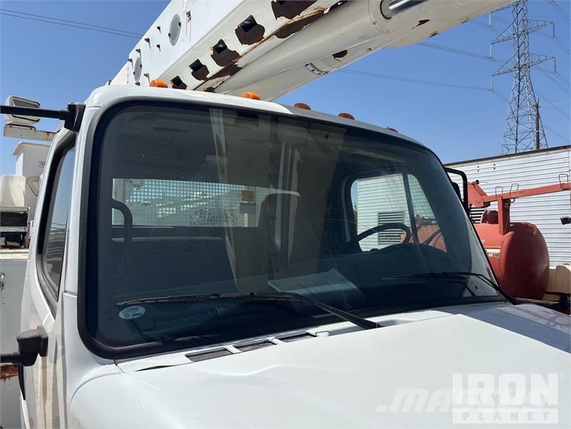 Freightliner M2 106 Autoplošiny